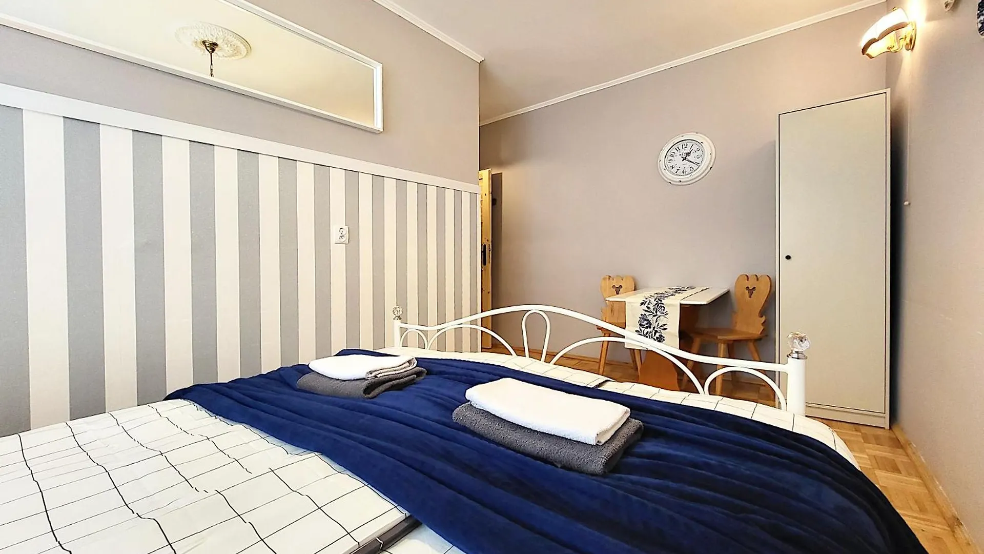 Bed & Breakfast Husarska 60 Warsaw